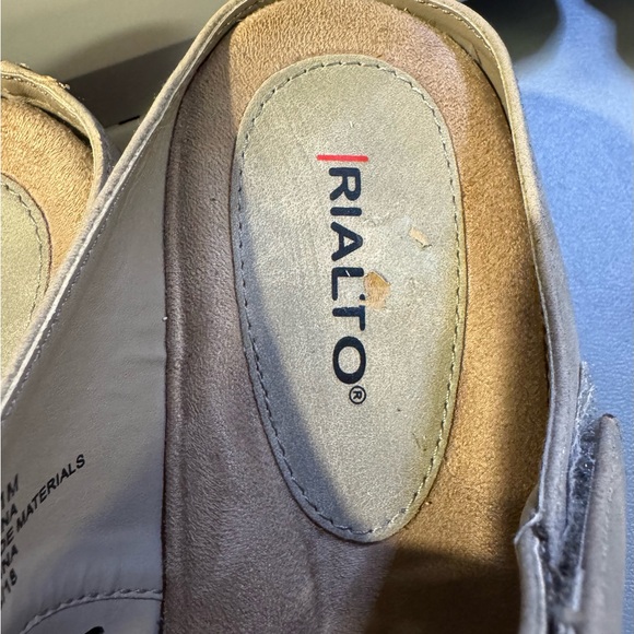 Rialto Women’s Size 11 Vienna Clogs Tan Mary Janes Wedge Heels Perforated - Picture 6 of 12